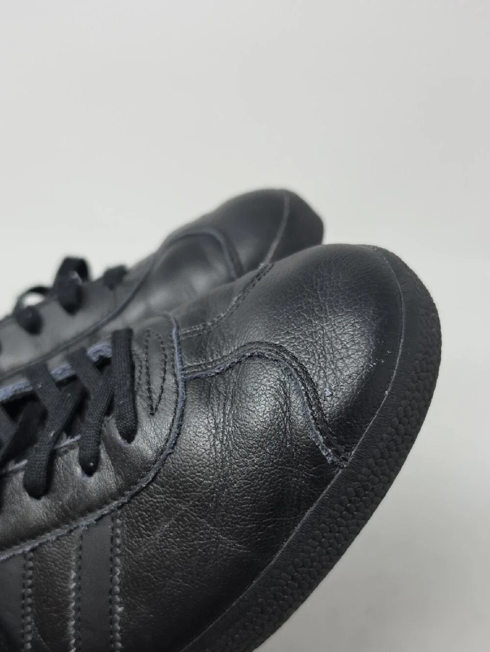 adidas Gazelle Men's Black Leather Sneakers with Gold Logo Size 10